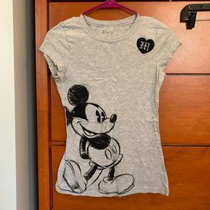 Disney Brand Juniors Mickey Mouse t-shirt Large